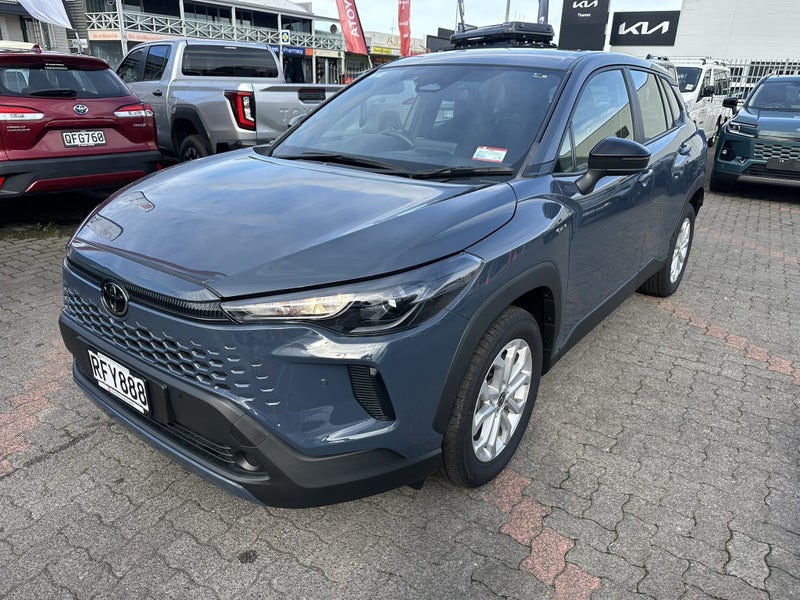 2025 Toyota Corolla Cross GX 2.0P HEV ECVT FWD... image 3