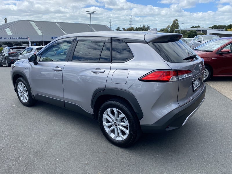 2025 Toyota Corolla Cross GX 2.0P HEV ECVT FWD... image 4