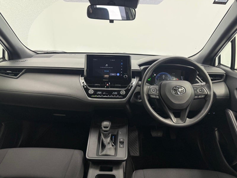 2025 Toyota Corolla Cross GX Hybrid image 4