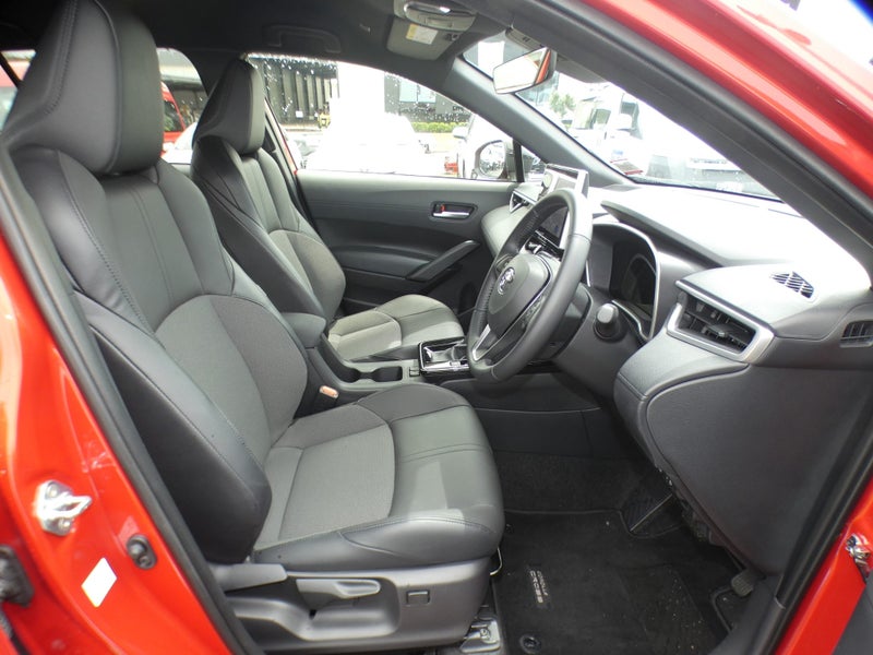 2025 Toyota Corolla Cross GXL 2.0P HEV image 2