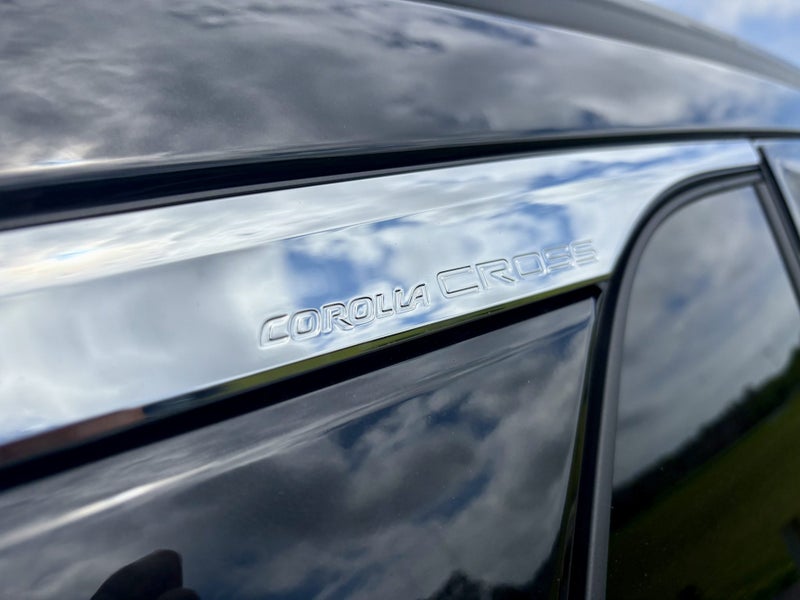 2025 Toyota Corolla Cross GXL 2.0P HEV ECVT FWD... image 4