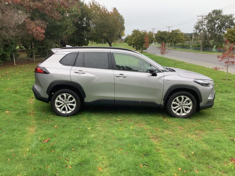 2025 Toyota Corolla Cross GXL 2.0P HEV ECVT FWD image 4