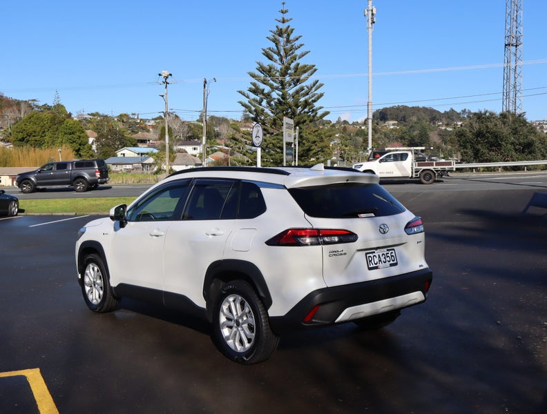 2025 Toyota Corolla Cross GXL 2.0P HEV ECVT FWD... image 3
