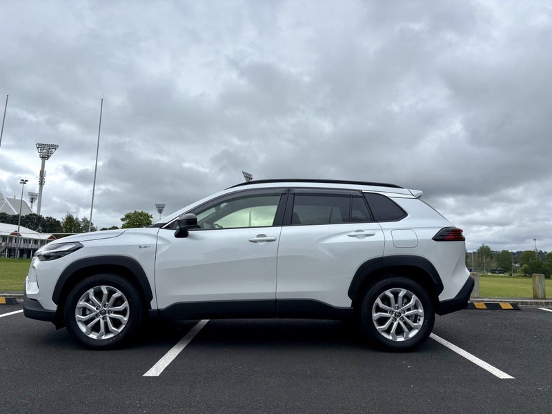 2025 Toyota Corolla Cross GXL 2.0P HEV ECVT FWD... image 4