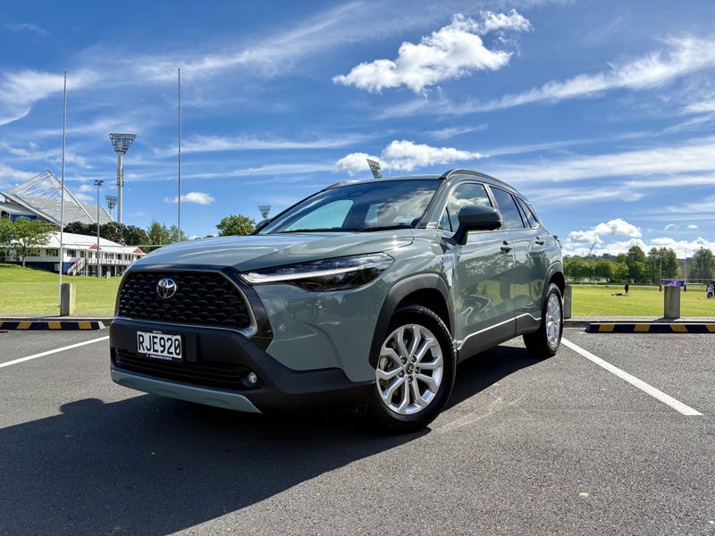 2025 Toyota Corolla Cross GXL SUV 2.0Petrol HYB... image 3