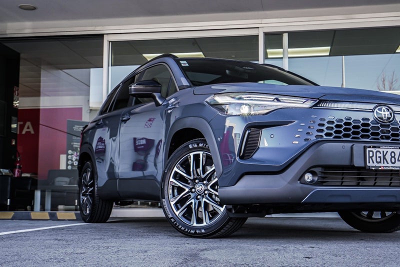 2025 Toyota Corolla Cross Limited 2.0 Hybrid Cr... image 4
