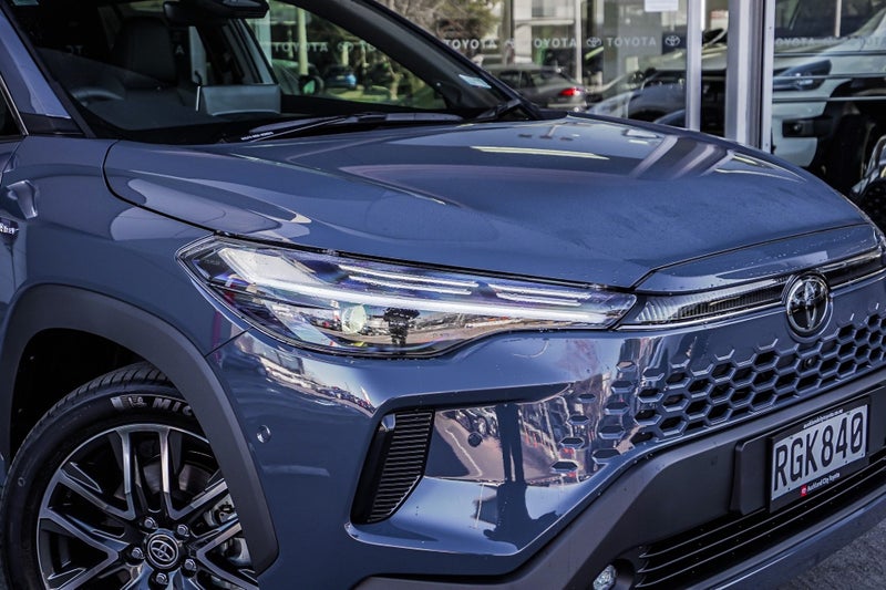 2025 Toyota Corolla Cross Limited 2.0 Hybrid Cr... image 5