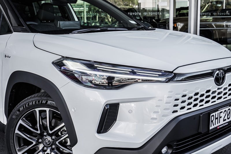 2025 Toyota Corolla Cross Limited 2.0 Hybrid Cr... image 5