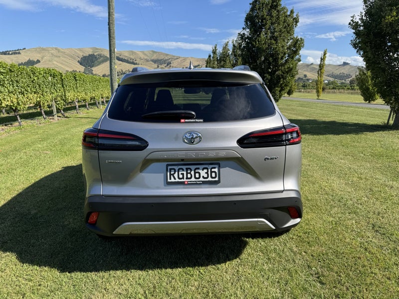 2025 Toyota Corolla Cross Limited 2.0P HEV image 5