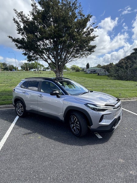 2025 Toyota Corolla Cross Limited 2.0P HEV ECVT... image 2