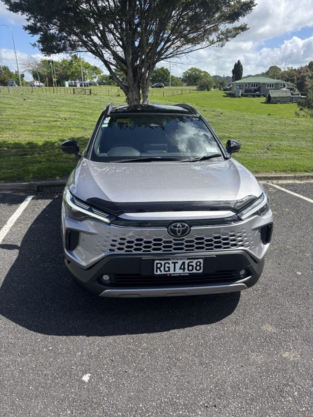 2025 Toyota Corolla Cross Limited 2.0P HEV ECVT... image 3