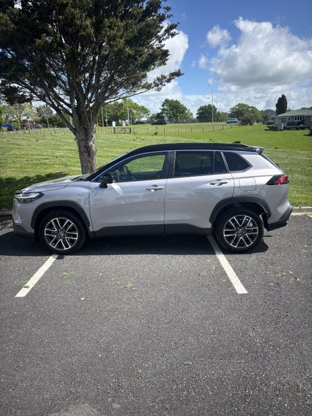 2025 Toyota Corolla Cross Limited 2.0P HEV ECVT... image 4