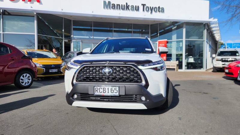 2025 Toyota Corolla Cross Limited 2.0P HEV ECVT... image 2