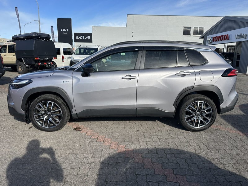 2025 Toyota Corolla Cross Limited 2.0P HEV ECVT... image 3