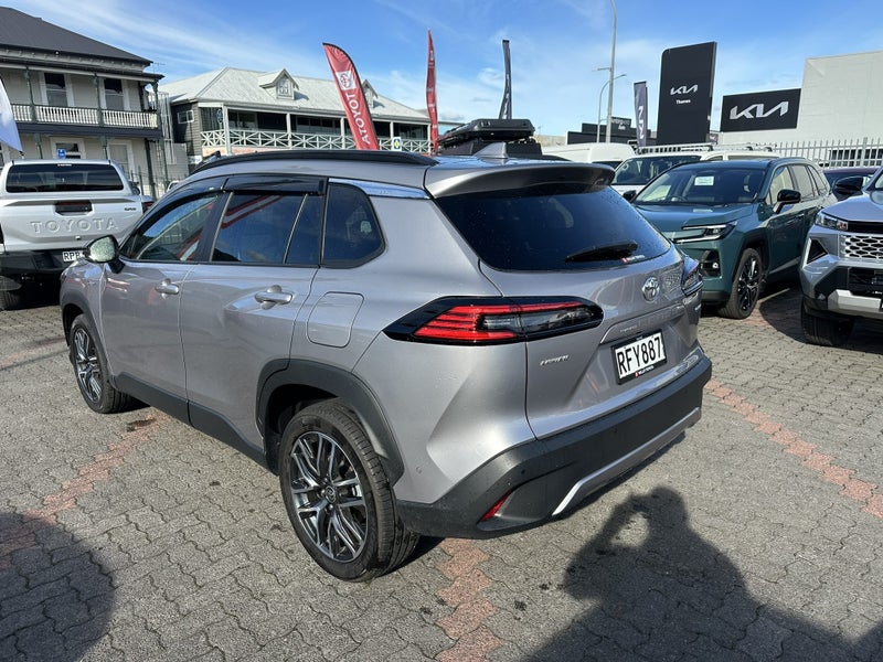 2025 Toyota Corolla Cross Limited 2.0P HEV ECVT... image 4