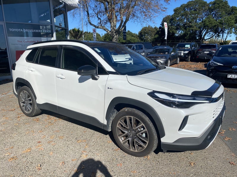 2025 Toyota Corolla Cross Limited 2.0P HEV ECVT... image 2