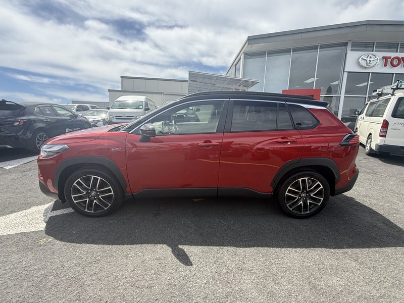 2025 Toyota Corolla Cross Limited 2.0P HEV ECVT... image 2