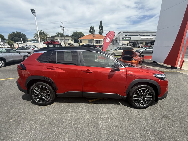 2025 Toyota Corolla Cross Limited 2.0P HEV ECVT... image 5