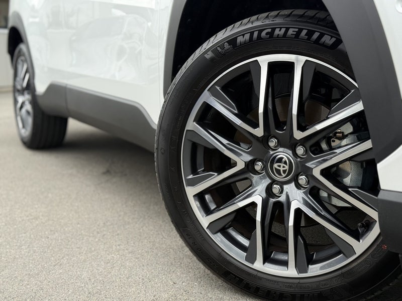 2025 Toyota Corolla Cross Limited 2.0P HEV ECVT... image 3