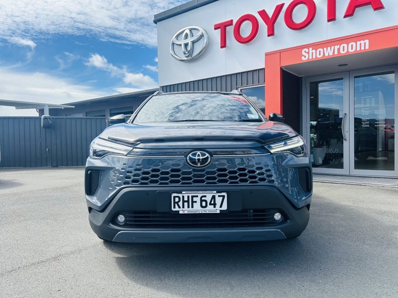 2025 Toyota Corolla Cross Limited 2.0P Hybrid F... image 2