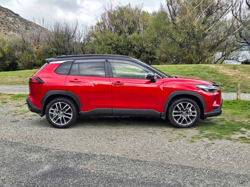 2025 Toyota Corolla Cross Limited Hybrid image 2