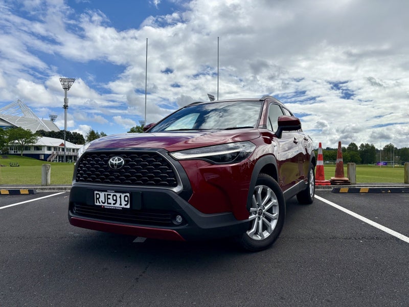 2025 Toyota Corolla Cross SUV GXL 2.0 Petrol HY... image 3