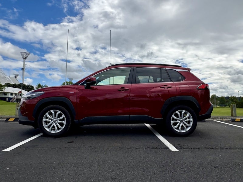 2025 Toyota Corolla Cross SUV GXL 2.0 Petrol HY... image 4