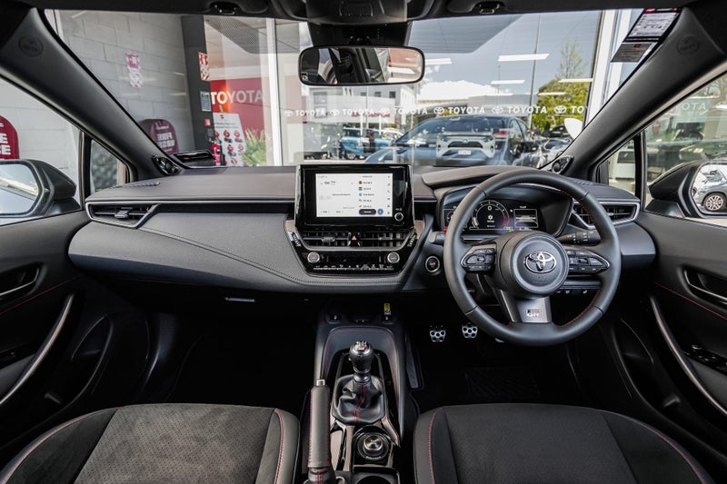 2025 Toyota Corolla GR 1.6PT 6MT AWD HB/5D/5S image 2