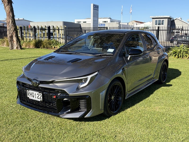 2025 Toyota Corolla GR 1.6PT Manual AWD Hatch image 3