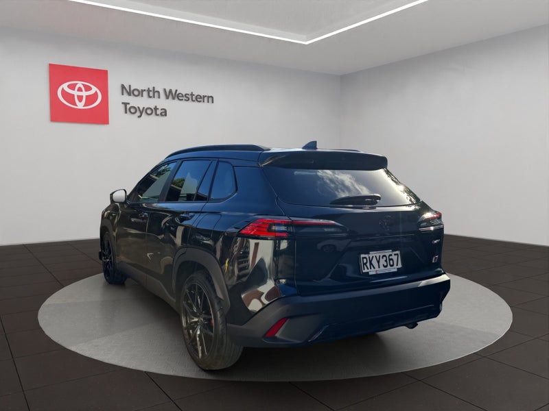 2025 Toyota Corolla GR Sport 2.0L Hybrid AWD SUV image 5