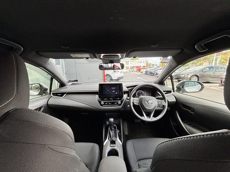 2025 Toyota Corolla GX 1.8 HYBRID POPULAR HATCH image 2