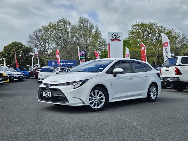 2025 Toyota Corolla GX 1.8 HYBRID WAGON image 2