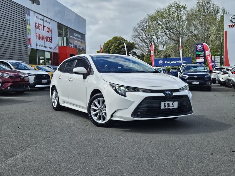 2025 Toyota Corolla GX 1.8 HYBRID WAGON image 5