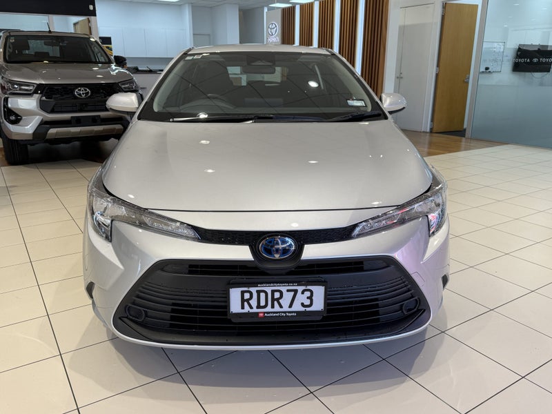 2025 Toyota Corolla Gx 1.8 Hybrid Wagon image 2