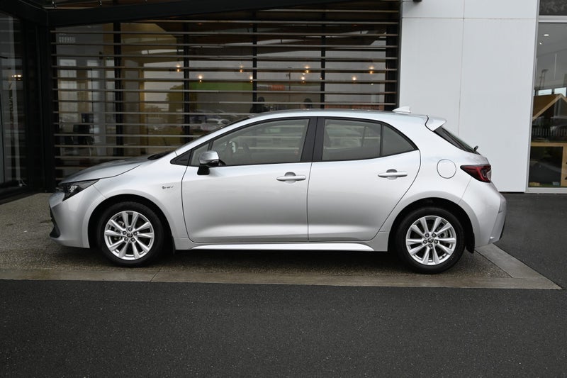 2025 Toyota Corolla GX 1.8 Petrol Hybrid FWD Ha... image 3