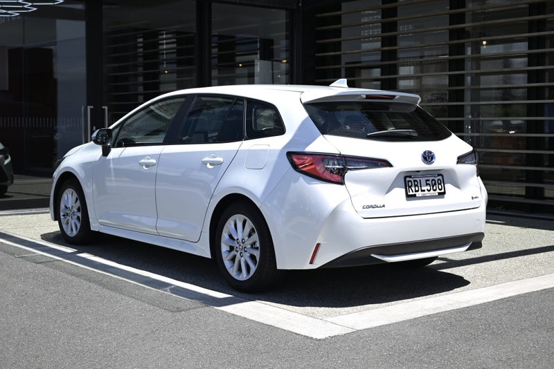 2025 Toyota Corolla GX 1.8 Petrol Hybrid FWD Wagon image 2