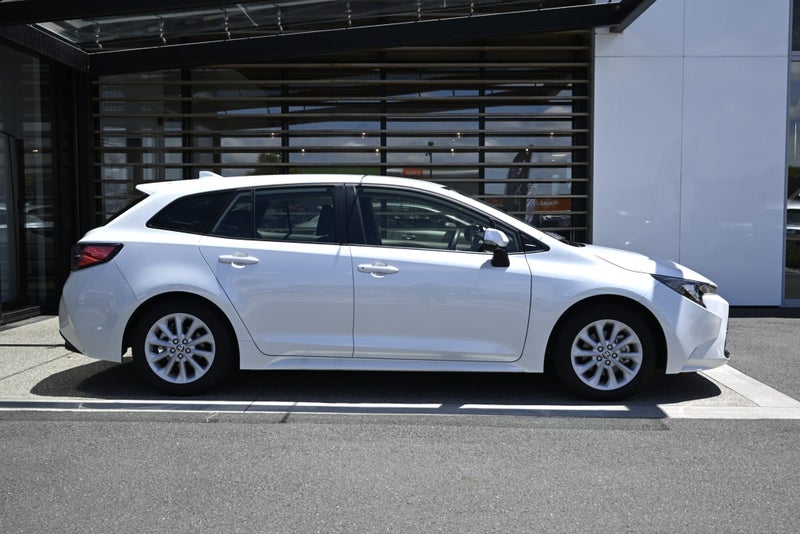 2025 Toyota Corolla GX 1.8 Petrol Hybrid FWD Wagon image 5