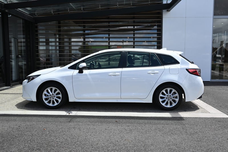 2025 Toyota Corolla GX 1.8 Petrol Hybrid FWD Wagon image 3