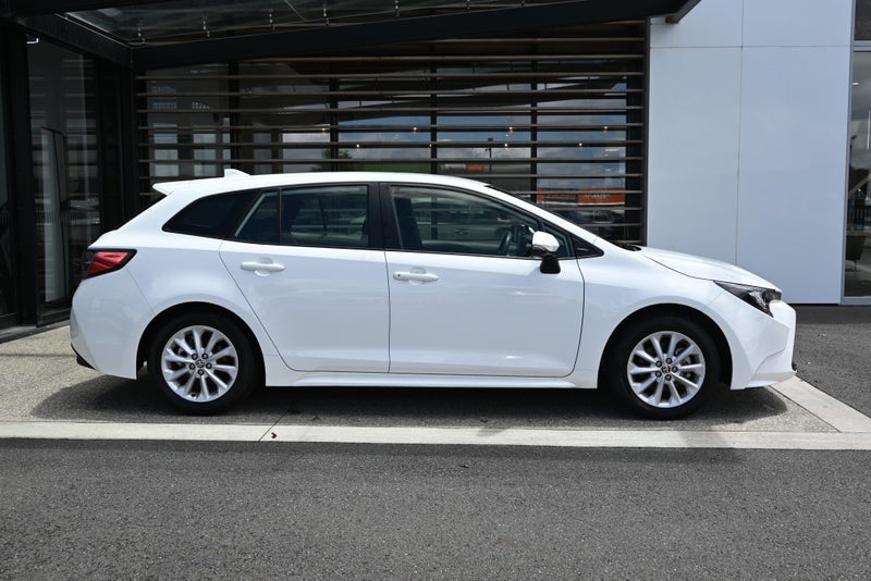 2025 Toyota Corolla GX 1.8 Petrol Hybrid FWD Wagon image 5