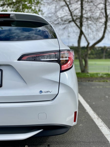 2025 Toyota Corolla GX 1.8L Petrol HYBRID Auto... image 2