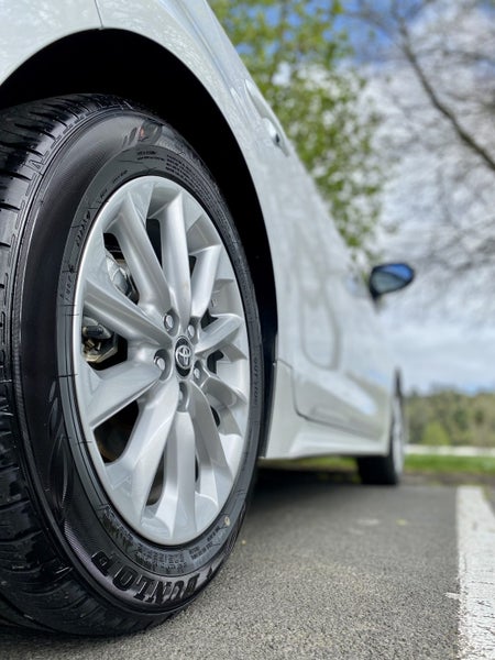 2025 Toyota Corolla GX 1.8L Petrol HYBRID Auto... image 3