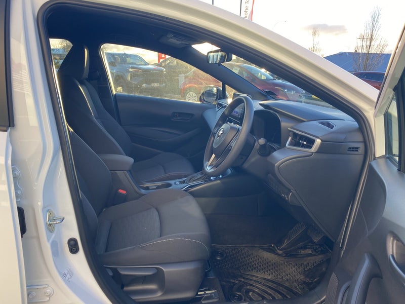 2025 Toyota Corolla GX 1.8P HEV CVT FWD Hatchback image 3
