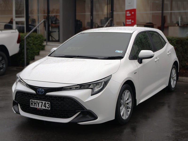 2025 Toyota Corolla GX 1.8P HEV Hatchback Hybrid image 3