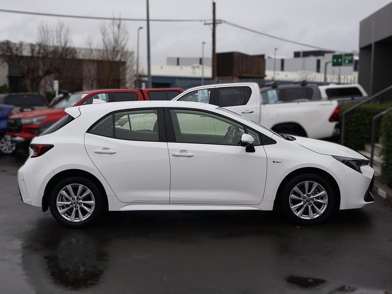 2025 Toyota Corolla GX 1.8P HEV Hatchback Hybrid image 4