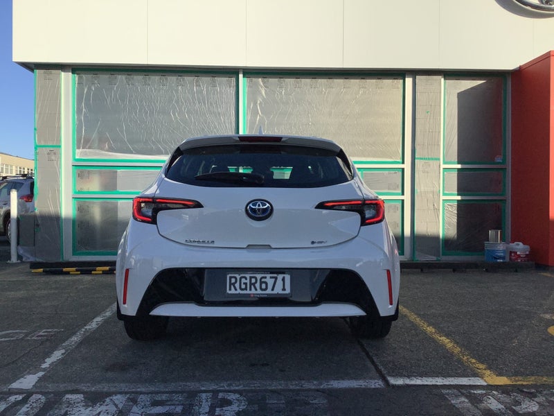 2025 Toyota Corolla GX 1.8P HEV Hybrid Hatchback image 4