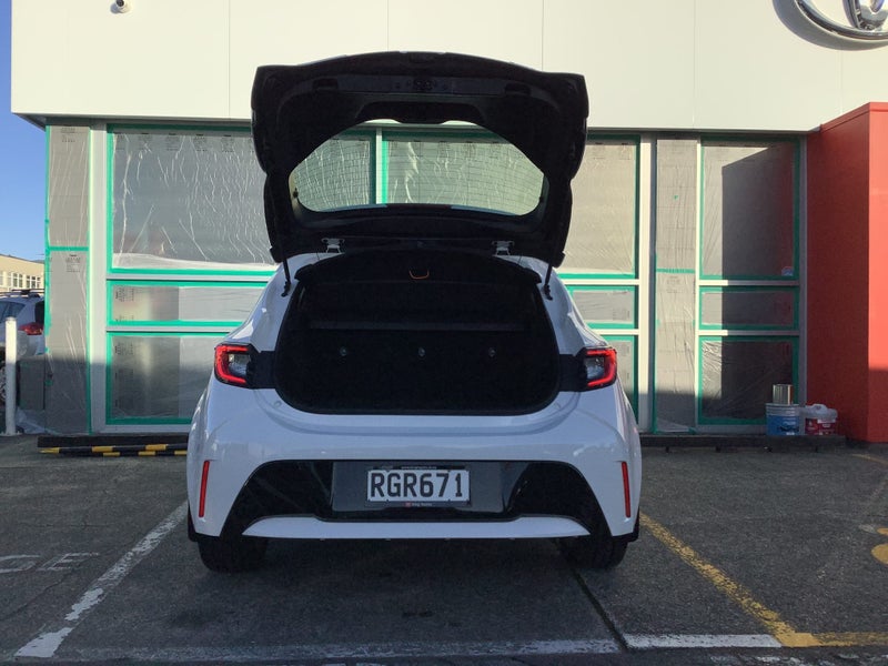 2025 Toyota Corolla GX 1.8P HEV Hybrid Hatchback image 5