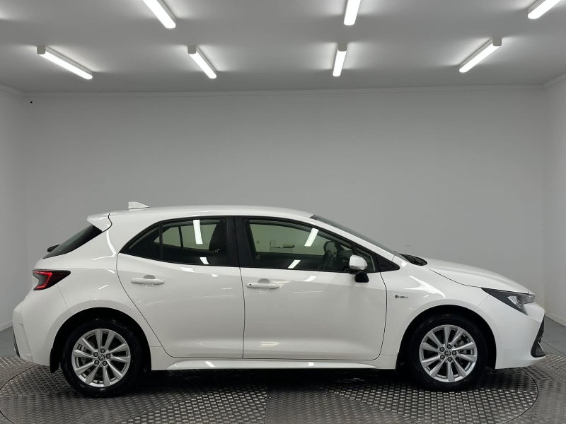2025 Toyota Corolla GX 1.8P Hybrid image 2