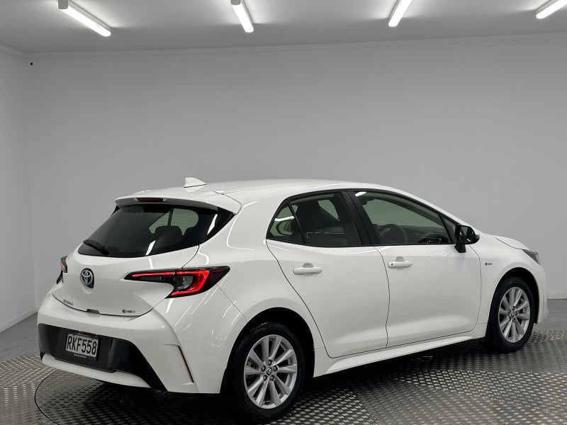 2025 Toyota Corolla GX 1.8P Hybrid image 3