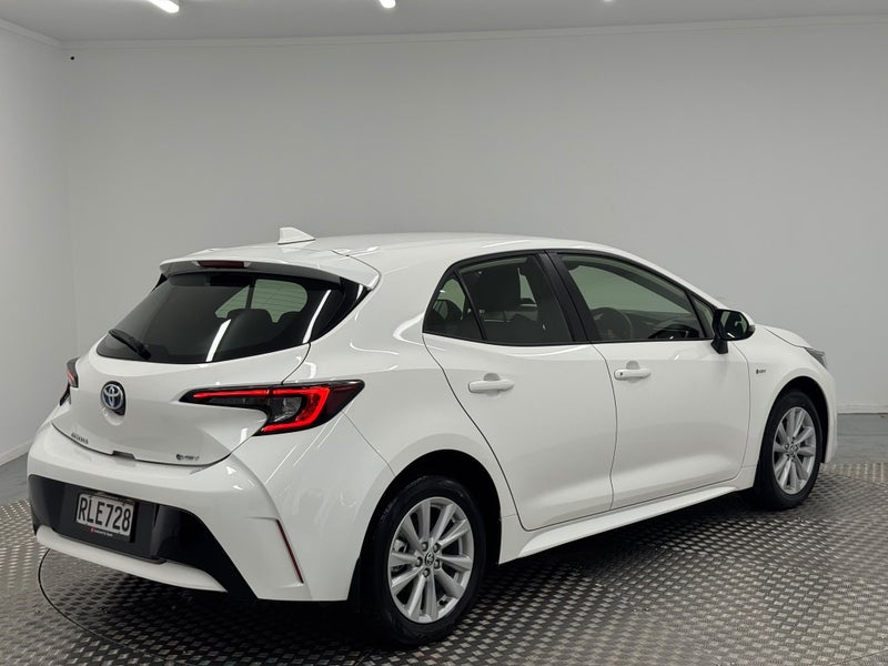 2025 Toyota Corolla GX 1.8P Hybrid image 3