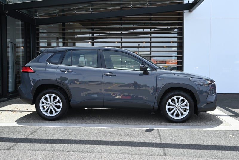 2025 Toyota Corolla GX 2.0 Petrol Hybrid FWD SUV image 5